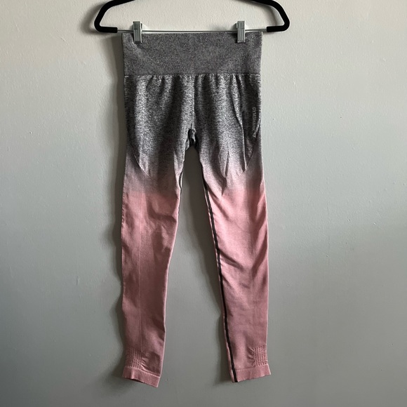 Gymshark Pants - GYMSHARK Ombré Adapt Leggings - Size Small in Pink/Charcoal